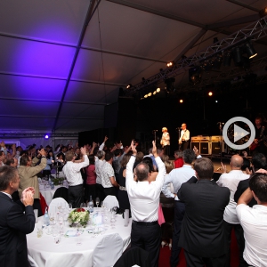 100 Jahre Uzin Utz AG - Jubil&auml;umsevent auf dem M&uuml;nsterplatz Ulm mit Status Quo, Joo Kraus & Band, Moderatorin Charlotte Engelhardt, Feuerwerk, Ausstellung, Video-Live&uuml;bertragung.